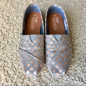 😃Like new TOMS shoes! Always so cute!